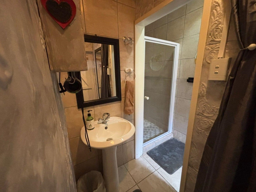 5 Bedroom Property for Sale in Parys Free State